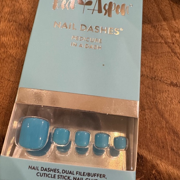 Red Aspen Pedi Nail Dashes in “Mag-netic Blue” - Picture 4 of 6